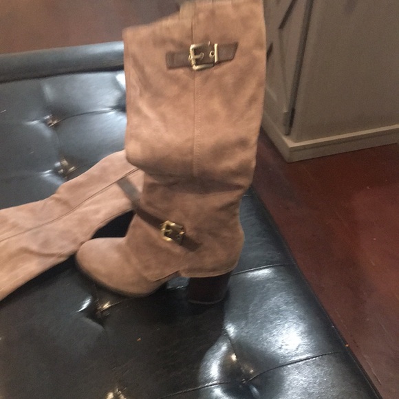 New gray knee high boot with bucket - Picture 3 of 4